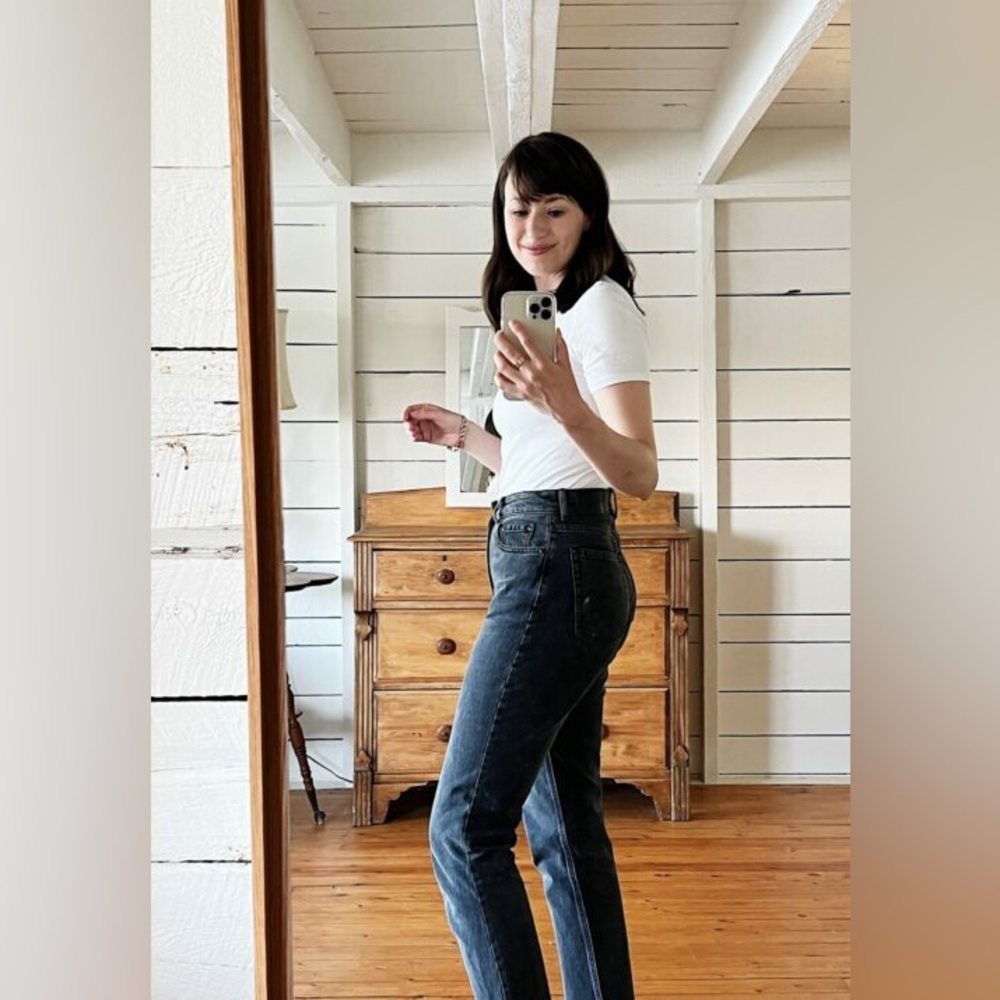 Everlane black 90s curvy cheeky denim jeans - Picture 8 of 13